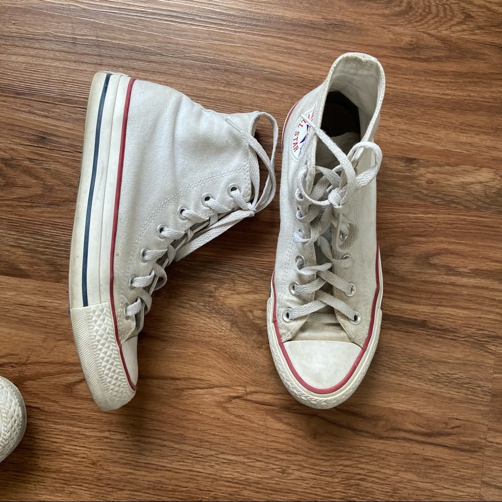 Hi- top white converse// women’s 7 / men’s 5